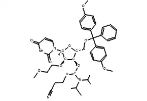(2R,3R,4R,5R)-2-((BIS(4-METHOXYPHENYL)(PHENYL)METHOXY)METHYL)-5-(2,4-DIOXO-3,4-DIHYDROPYRIMIDIN-1(2H)-YL)-4-(2-METHOXYETHOXY)TETRAHYDROFURAN-3-YL 2-CYANOETHYL DIISOPROPYLPHOSPHORAMIDITE structure, CAS 163759-97-5
